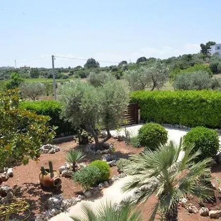 Trullo Cittadino With Above-ground Pool In Feriehus